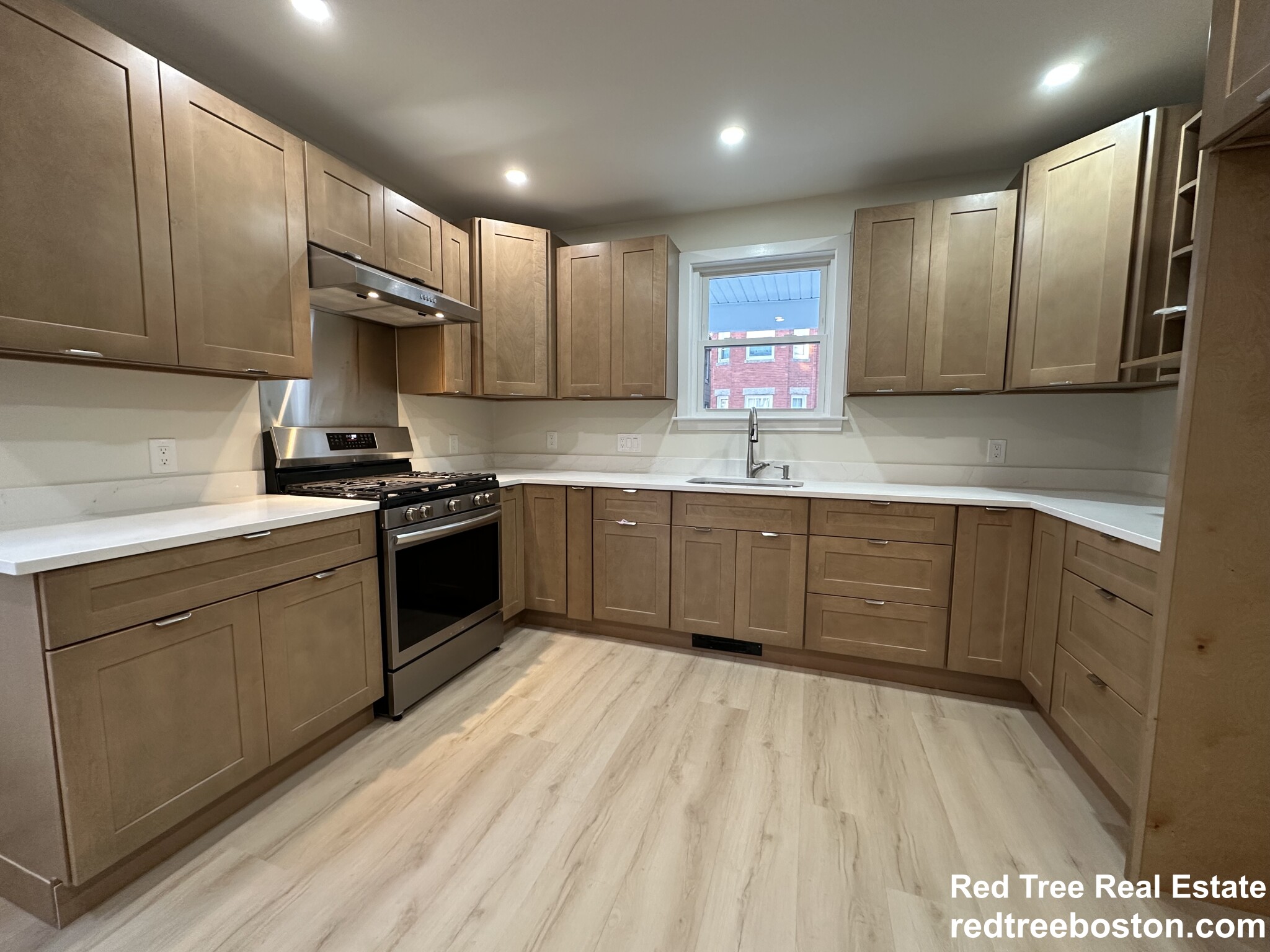 74 Ruthven St, Dorchester