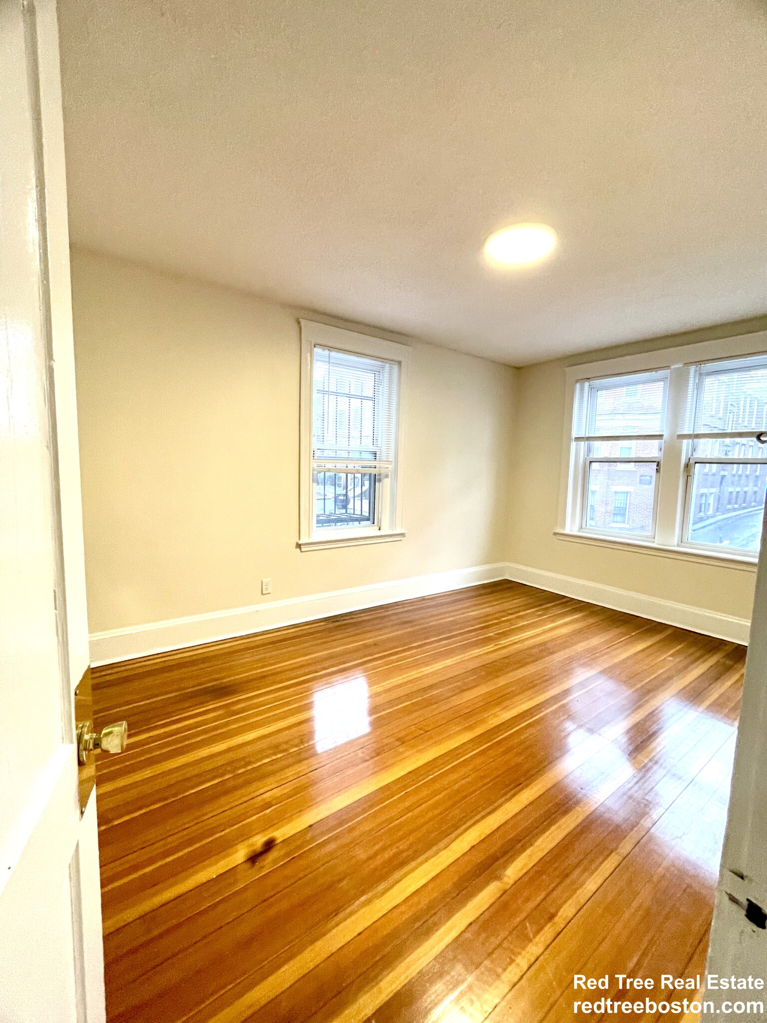 6 Barrows St, Allston