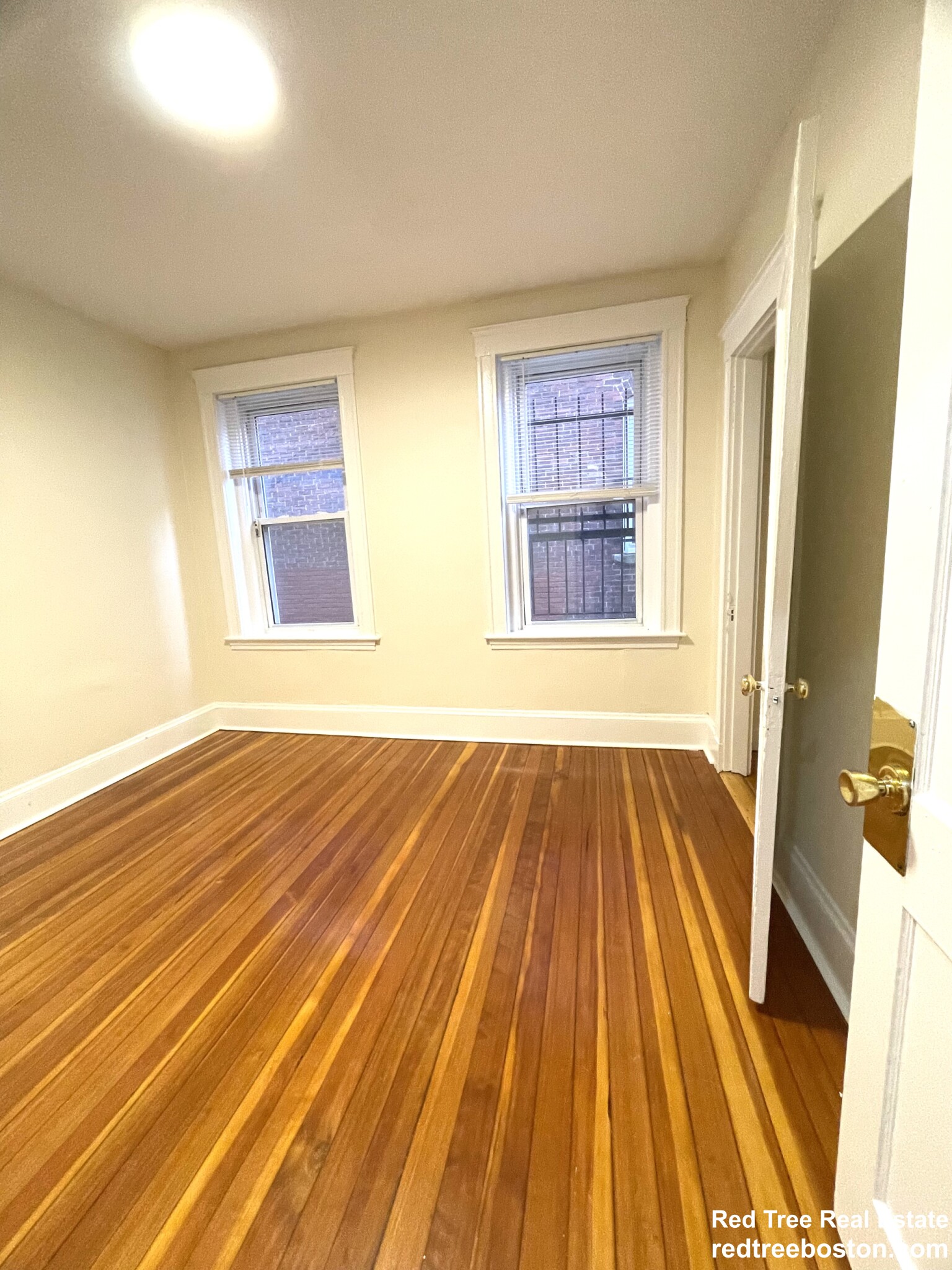 6 Barrows St, Allston