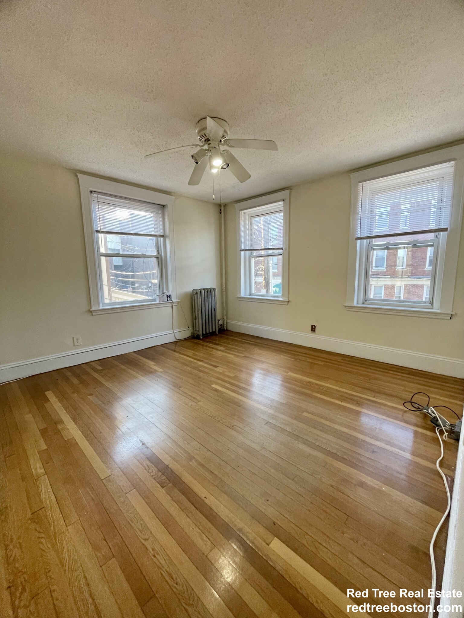 8 Barrows St, Allston