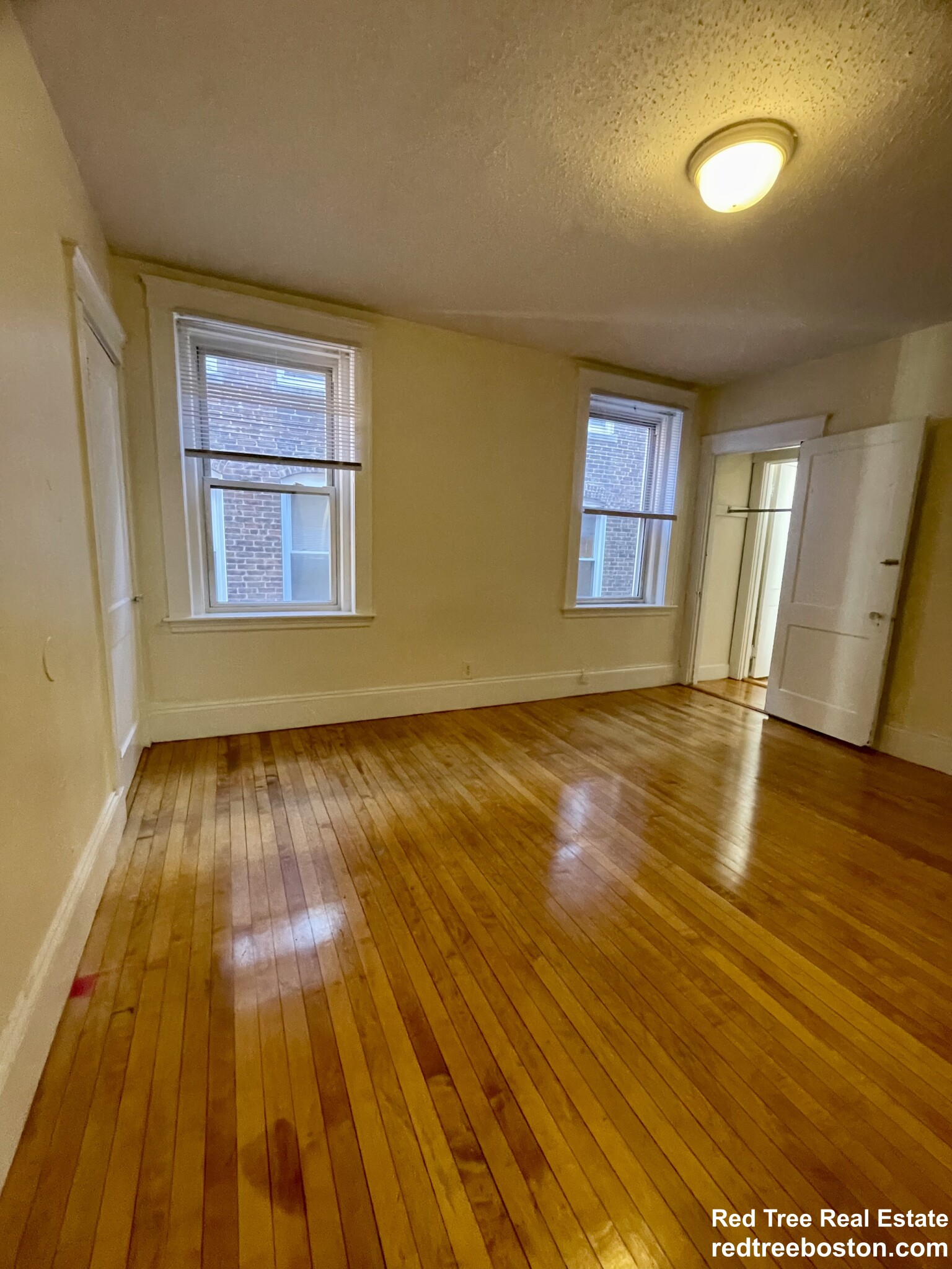 8 Barrows St, Allston