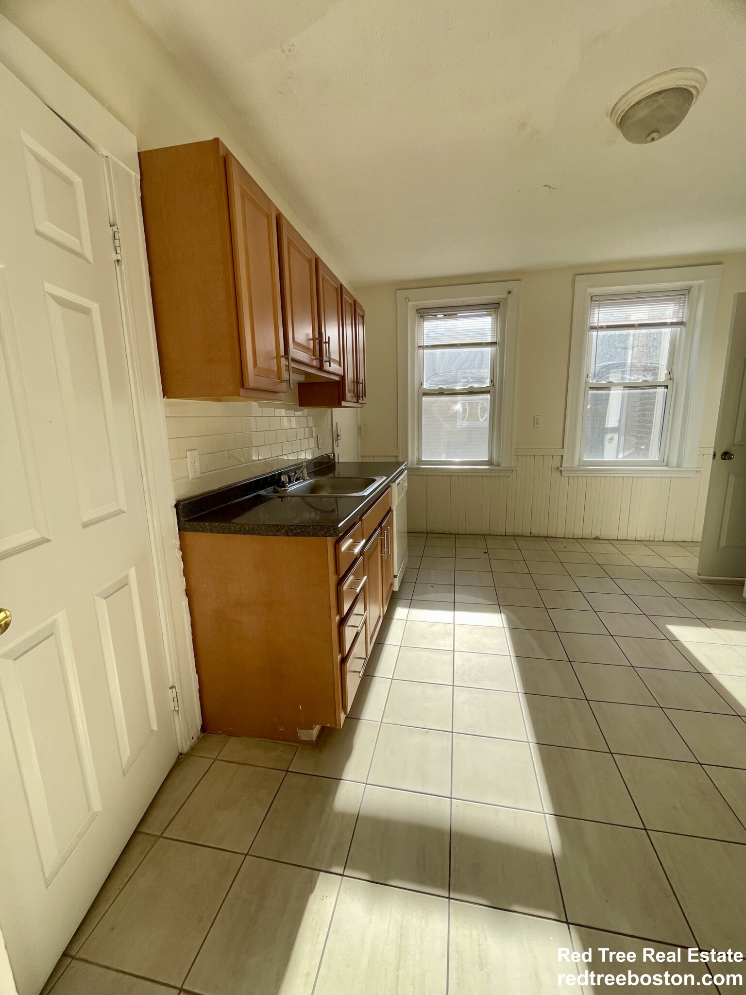 8 Barrows St, Allston