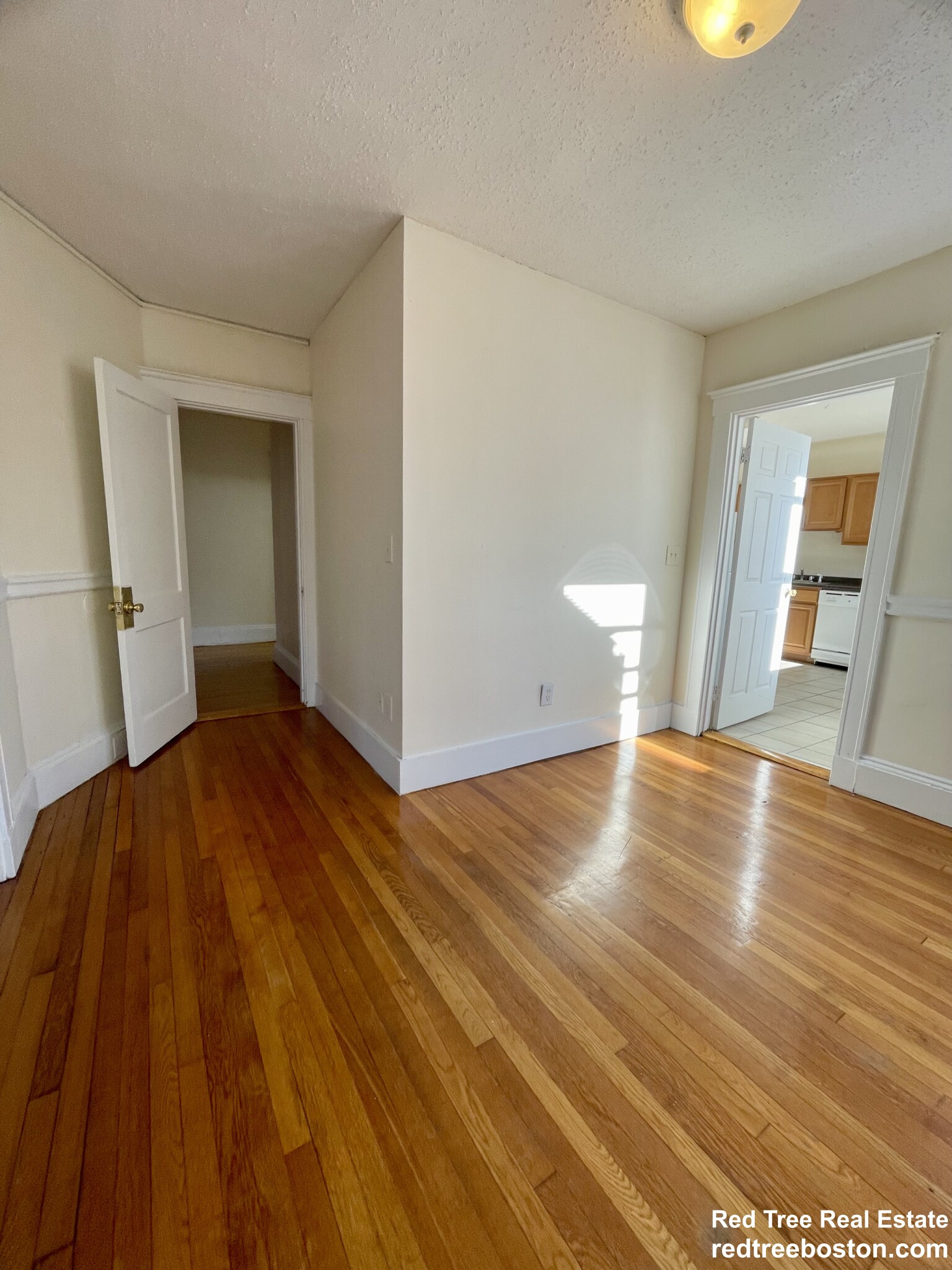 8 Barrows St, Allston