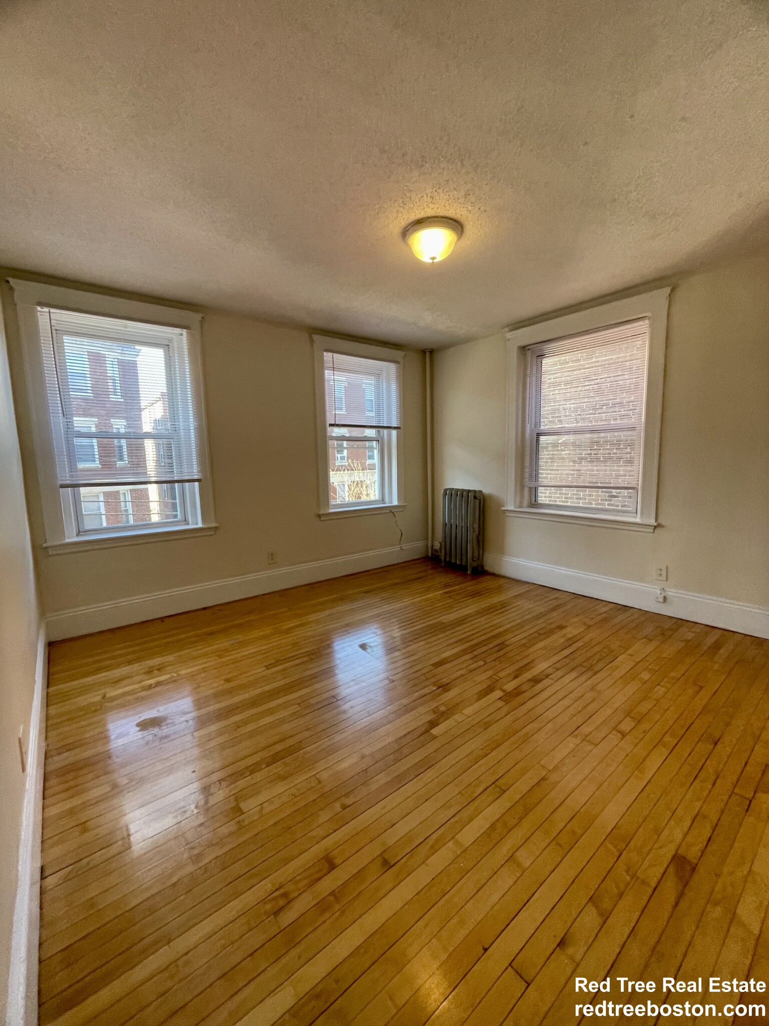 8 Barrows St, Allston