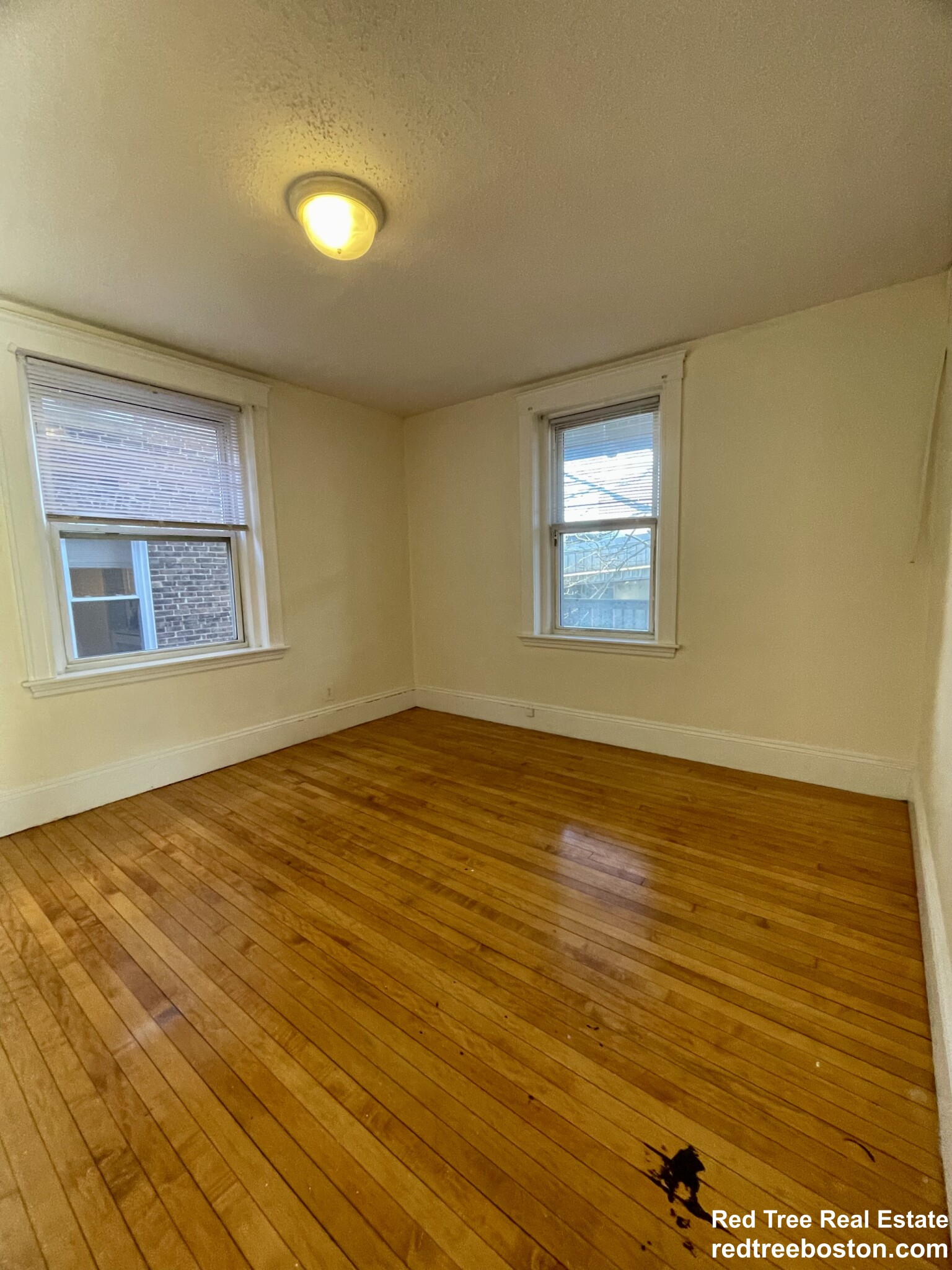 8 Barrows St, Allston