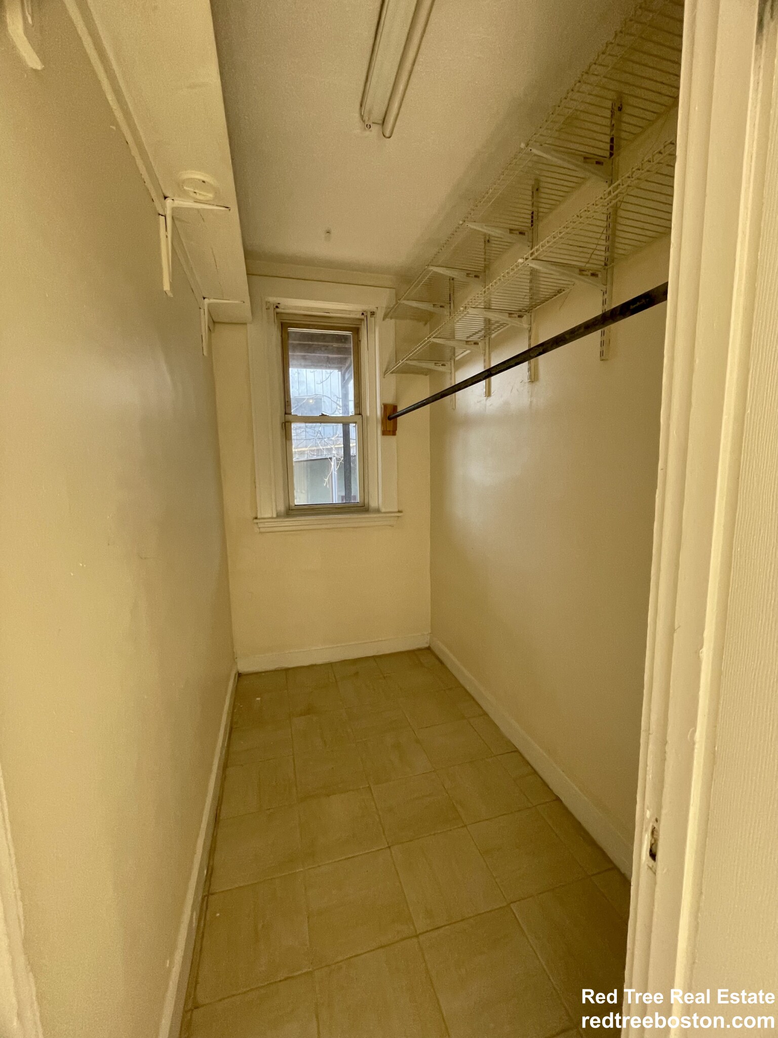 8 Barrows St, Allston