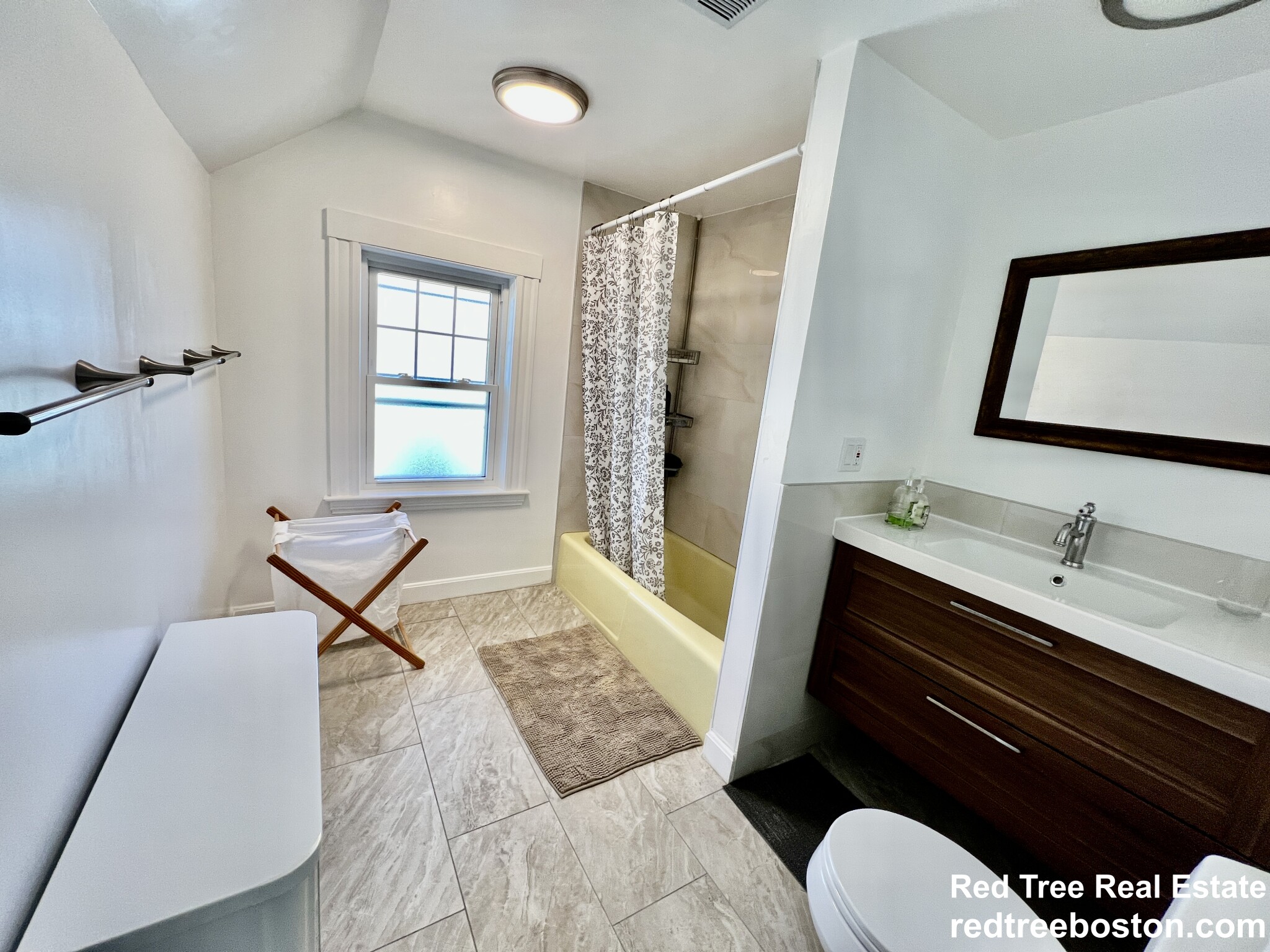 55 Woodcliff Rd, Newton Highlands