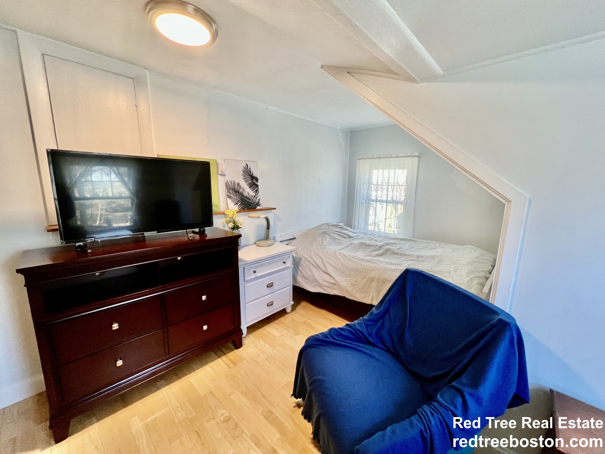 55 Woodcliff Rd, Newton Highlands