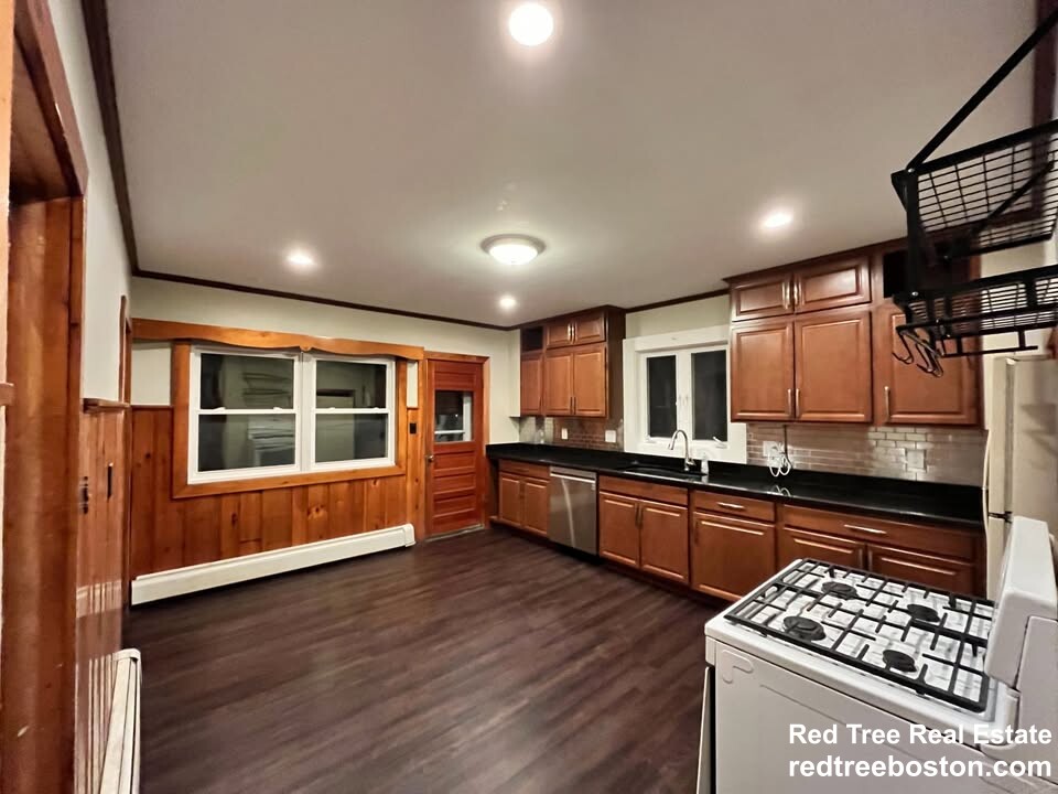 111 Eutaw St, East Boston