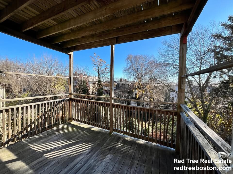 111 Eutaw St, East Boston