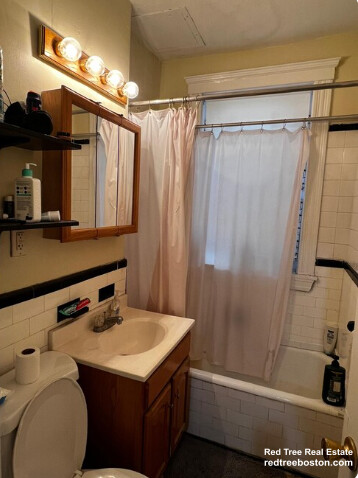 47 Linden St, Allston