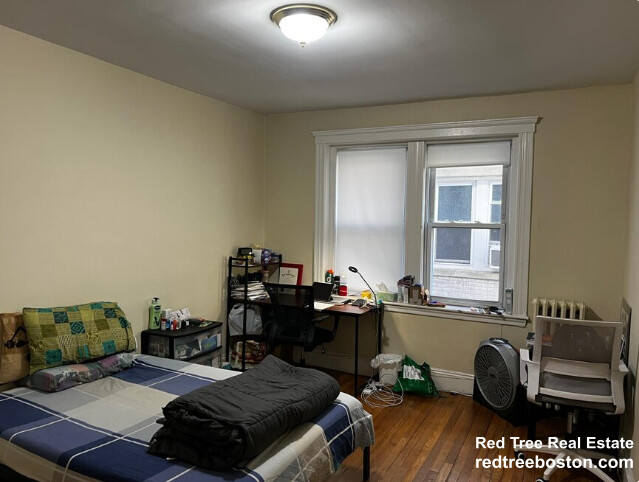 47 Linden St, Allston