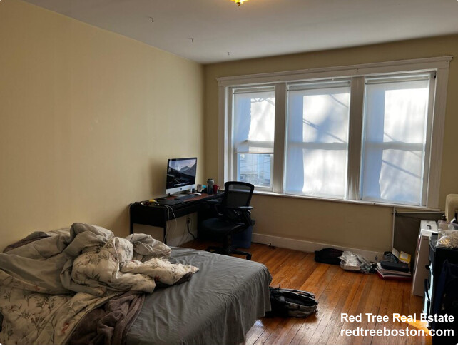 47 Linden St, Allston