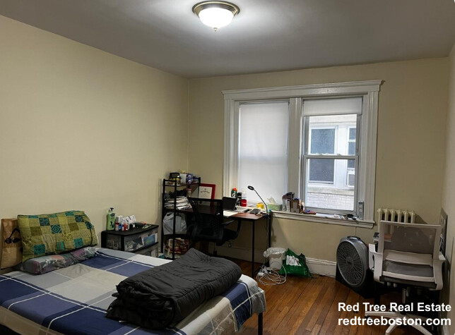 47 Linden St, Allston