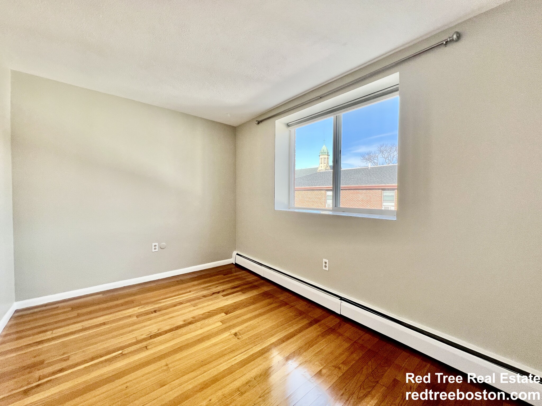 354 Market St, Oak Square