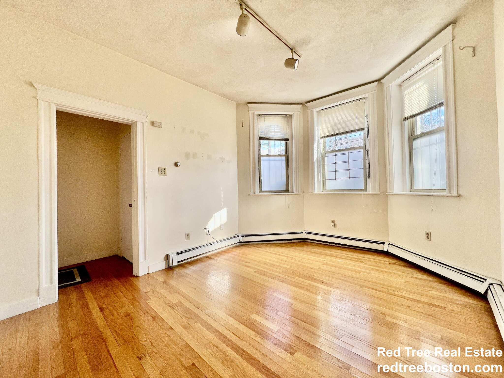 1625 Commonwealth Ave, Brighton