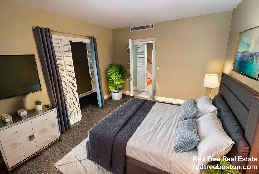 85 Brainerd Rd, Brighton