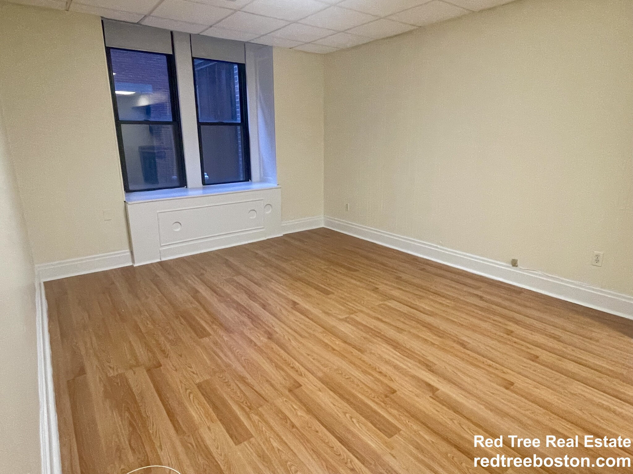 62 Boylston St, Midtown