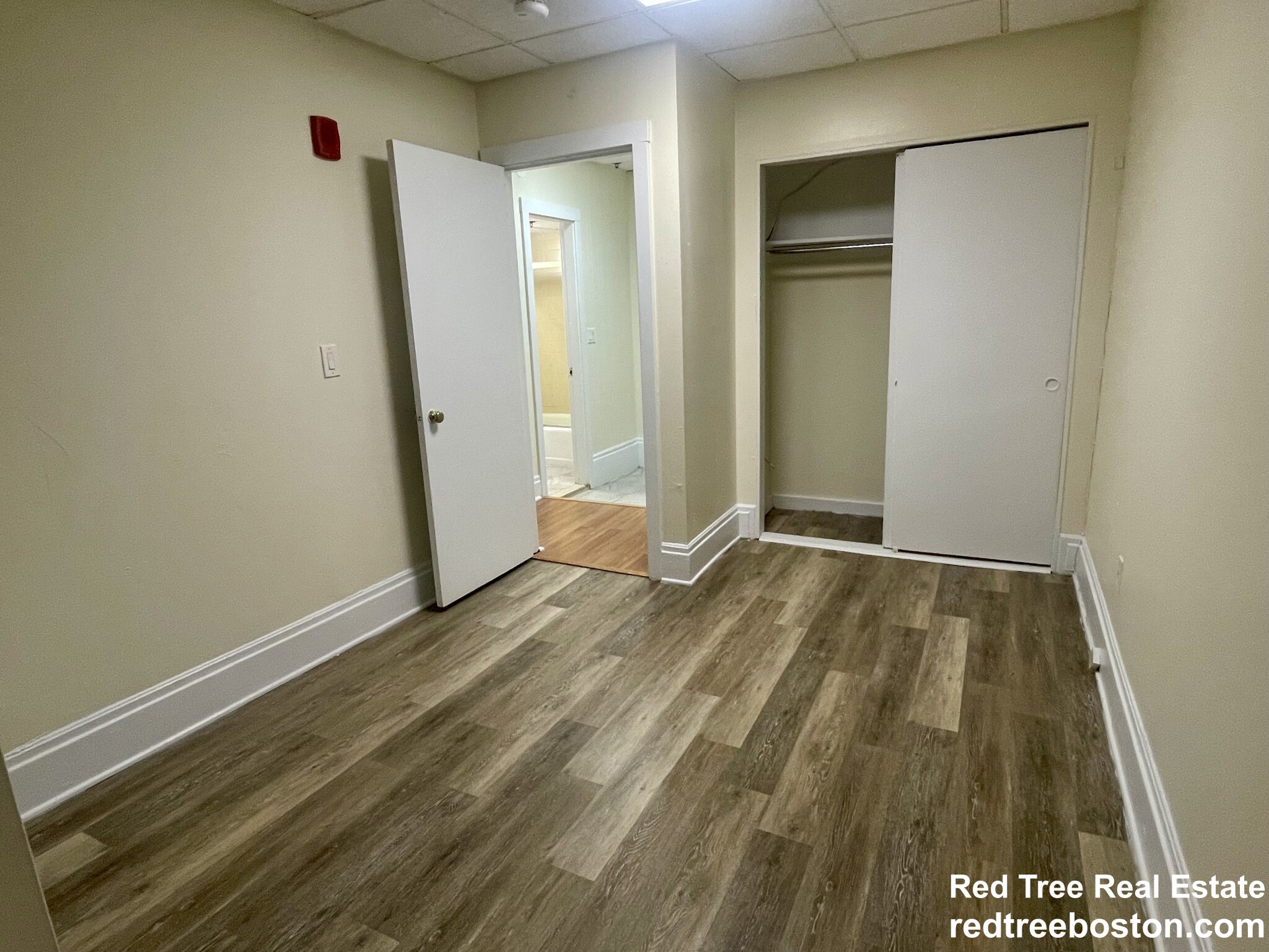 62 Boylston St, Midtown