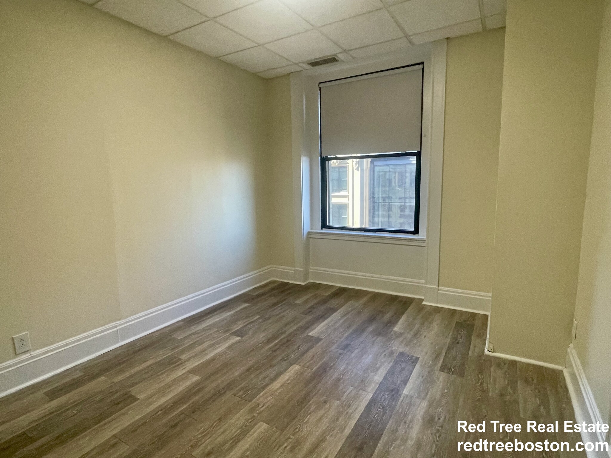 62 Boylston St, Midtown