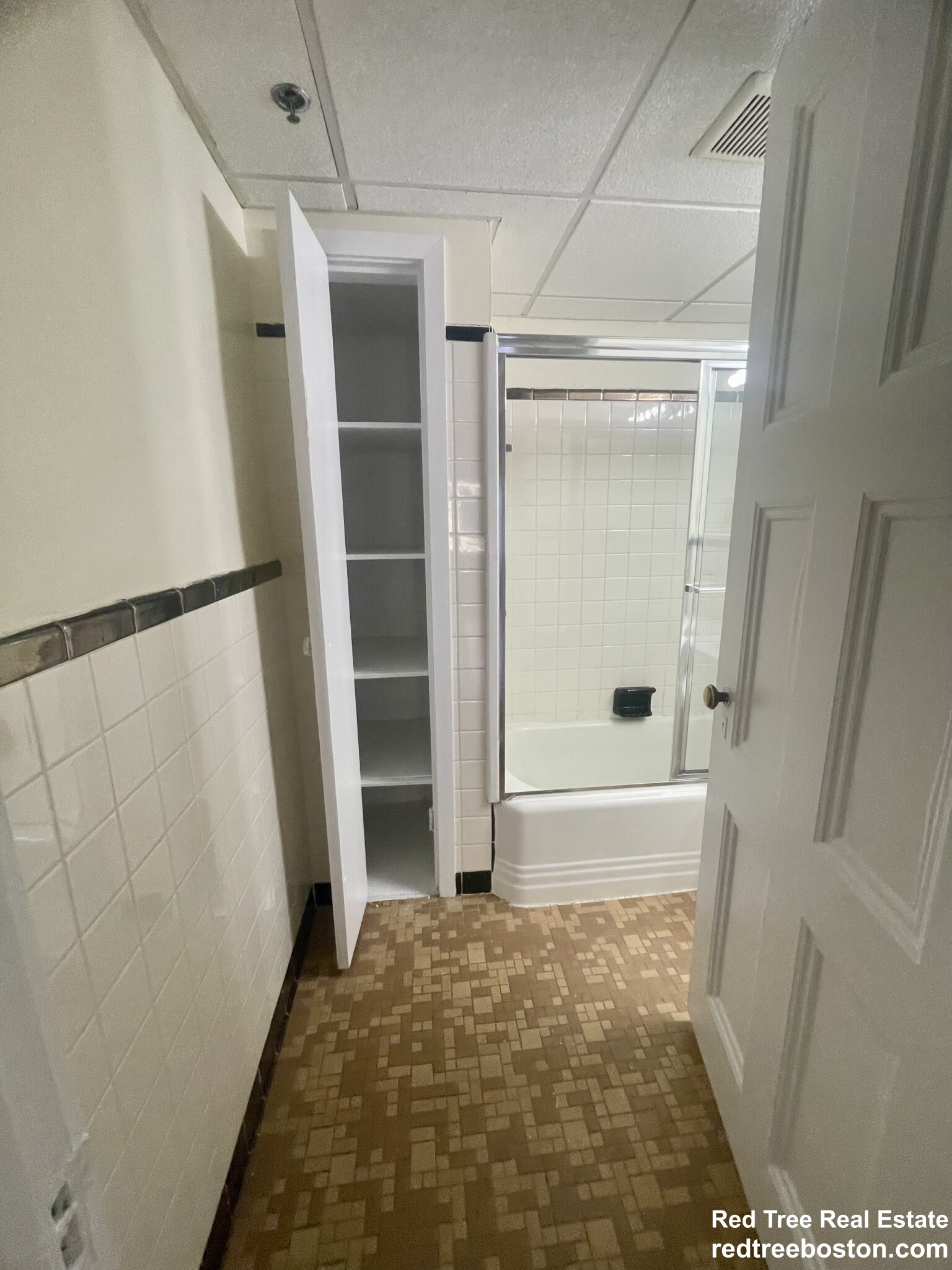 62 Boylston St, Midtown