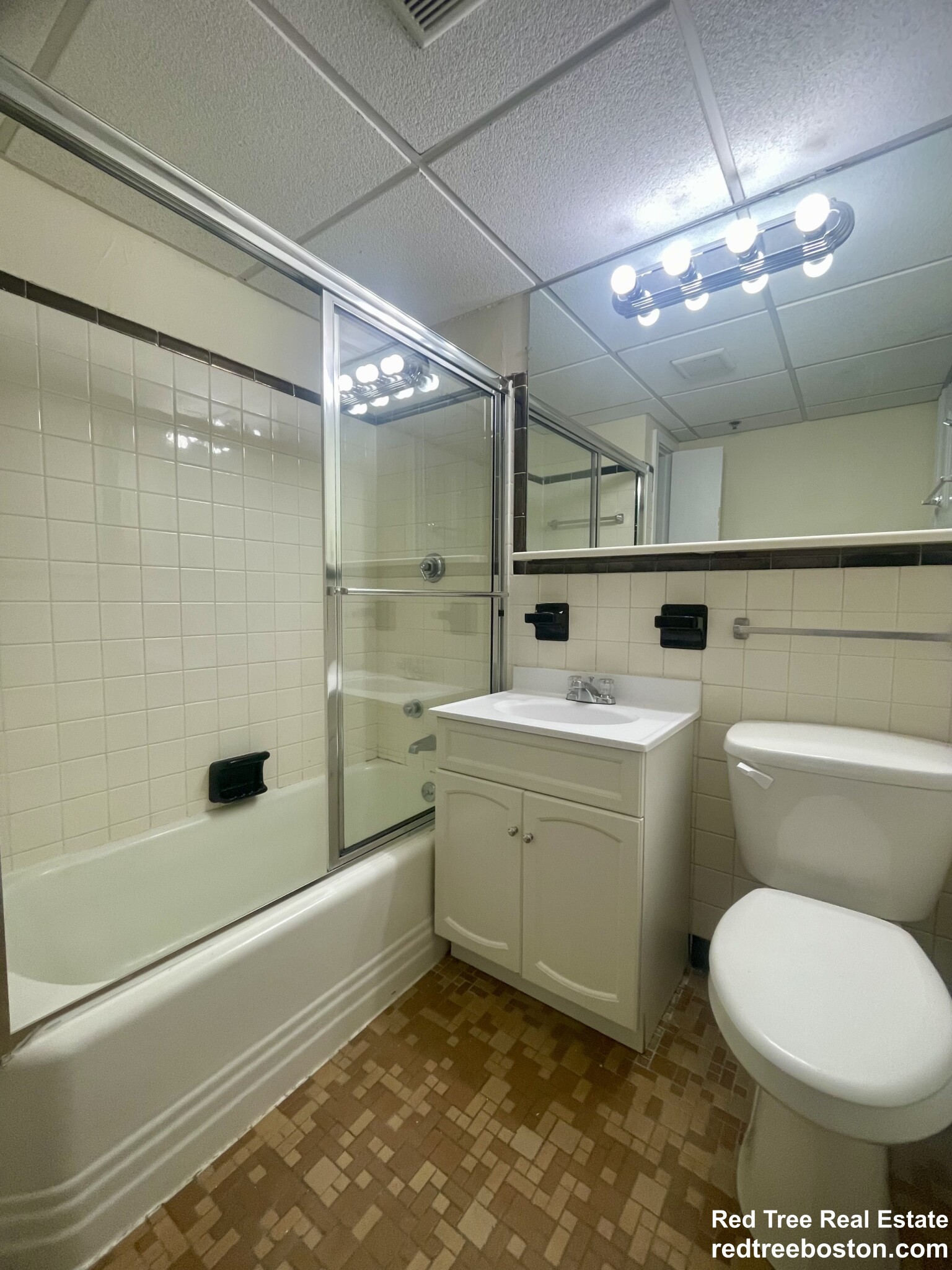 62 Boylston St, Midtown