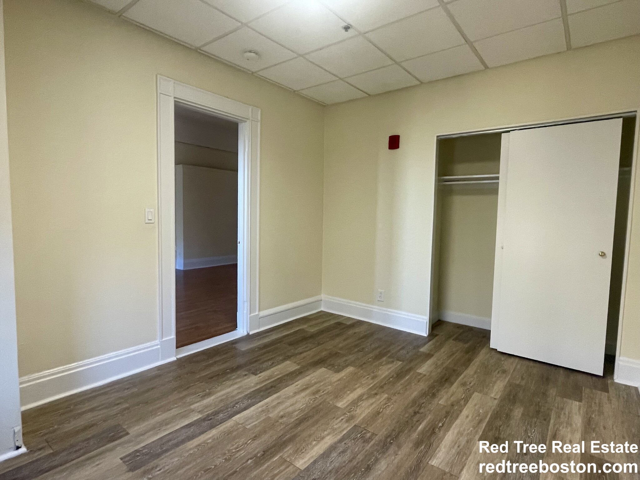 62 Boylston St, Midtown