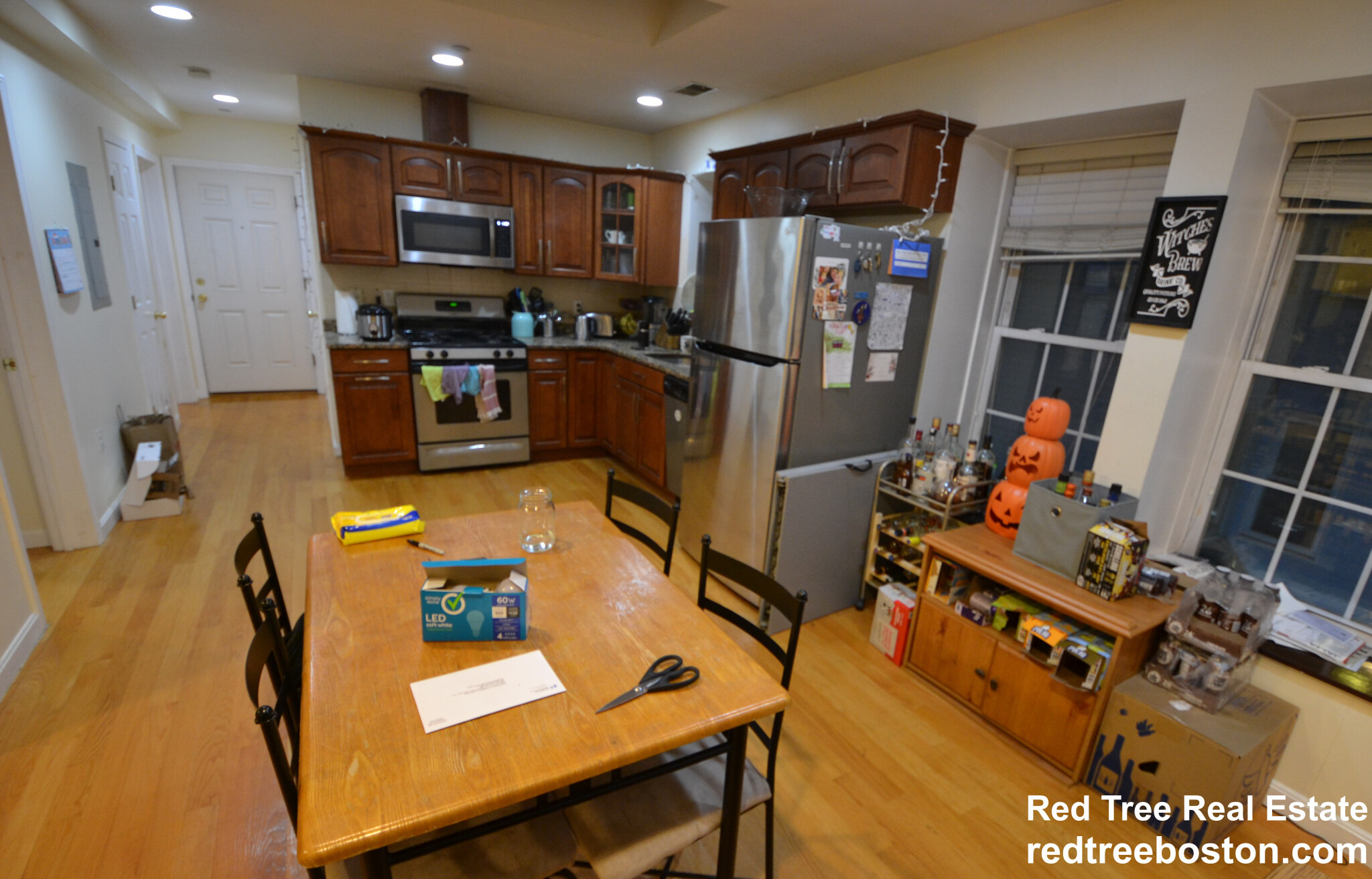 207 Hillside St, Mission Hill