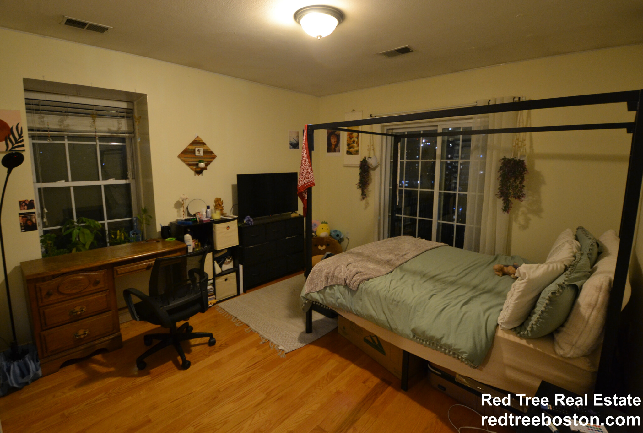 207 Hillside St, Mission Hill