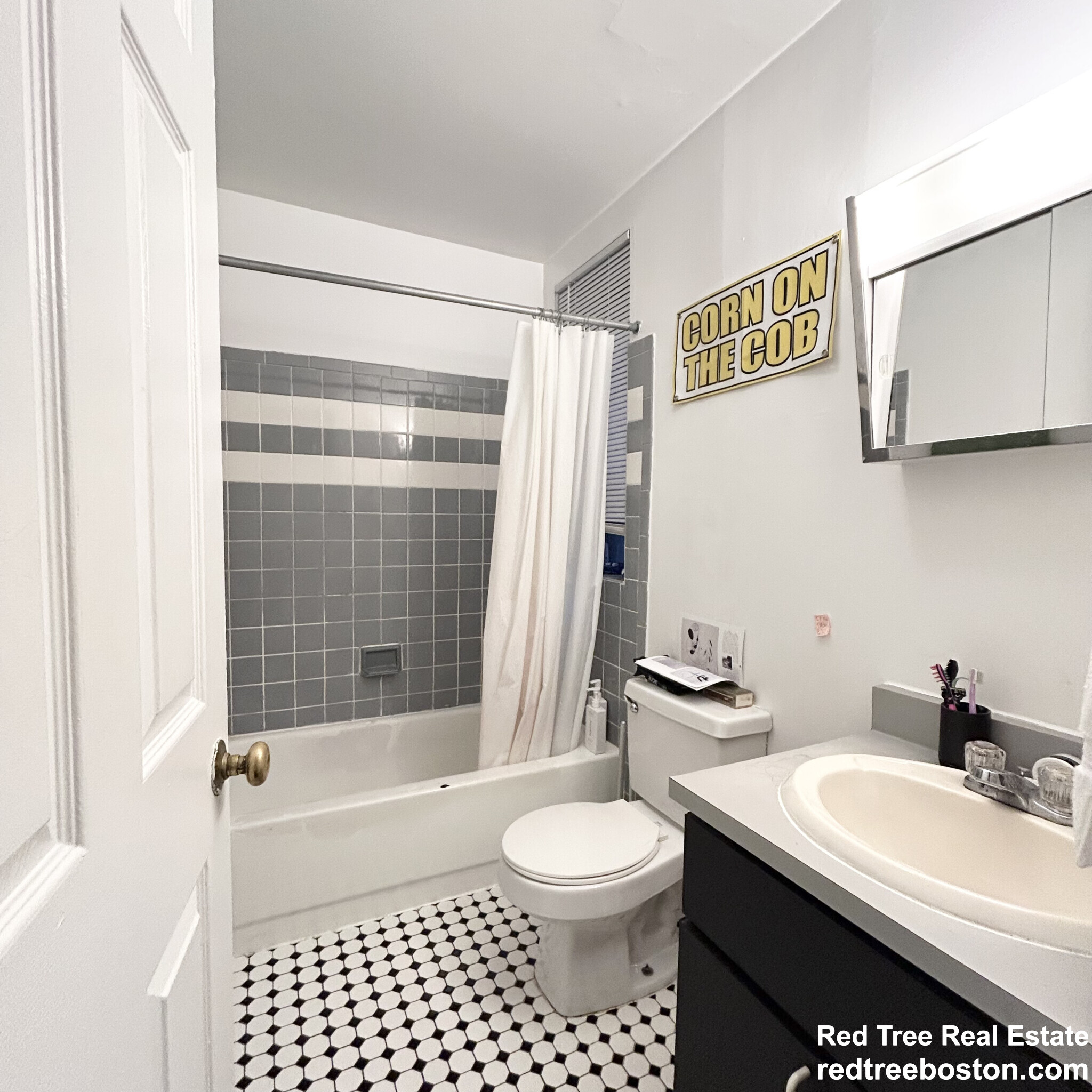 829 Beacon St, Fenway