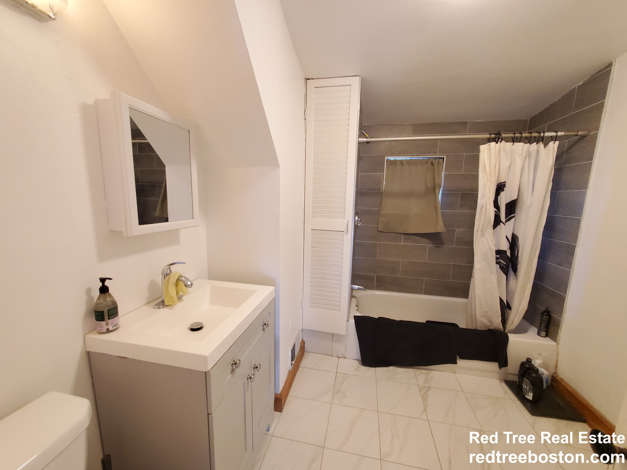 250 Belgrade Ave, Roslindale