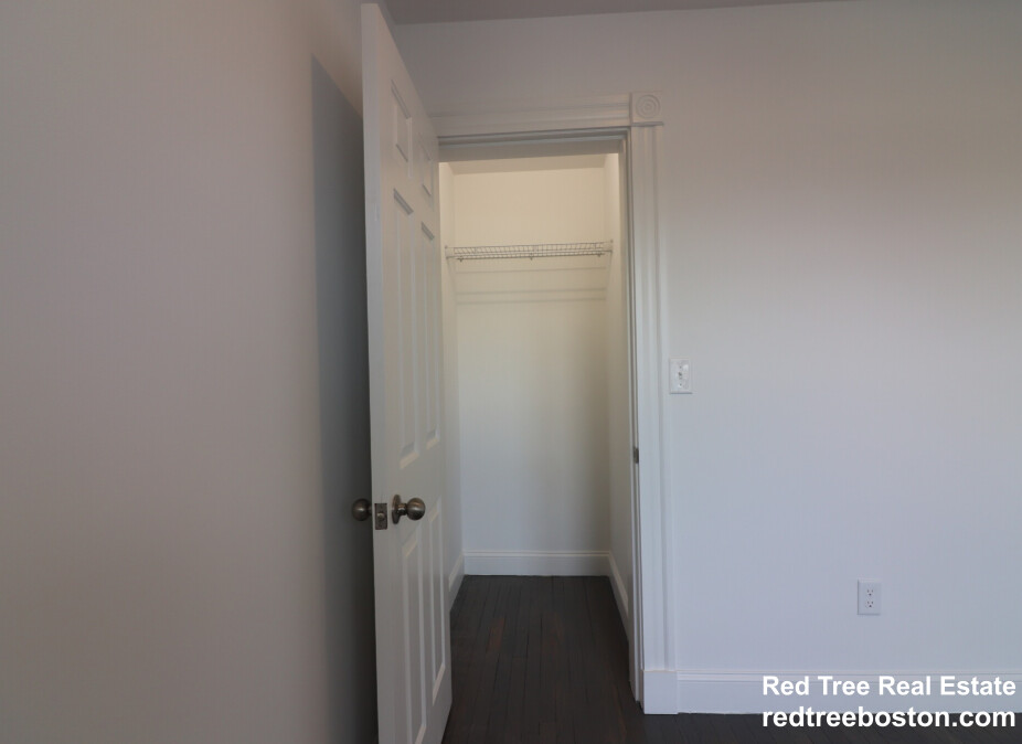 19 Peterborough St, Fenway