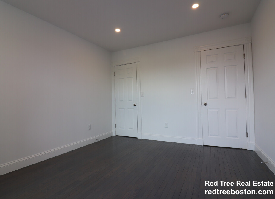 19 Peterborough St, Fenway