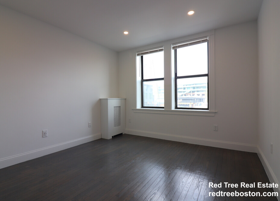 19 Peterborough St, Fenway