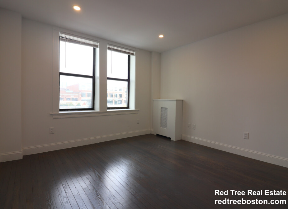 19 Peterborough St, Fenway