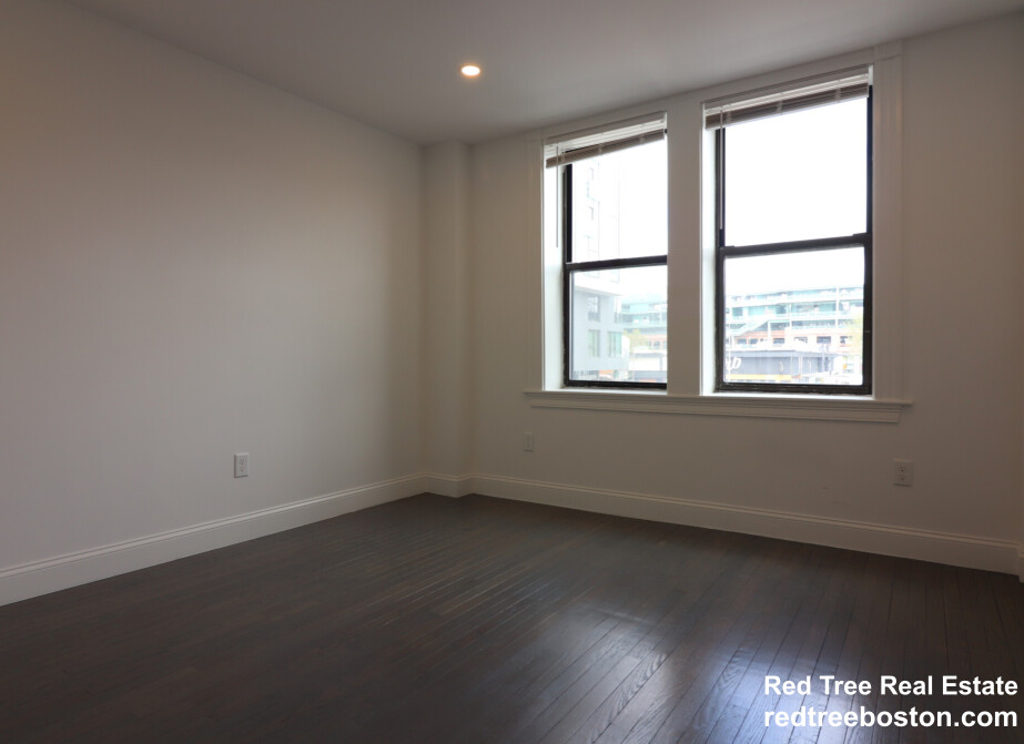 19 Peterborough St, Fenway