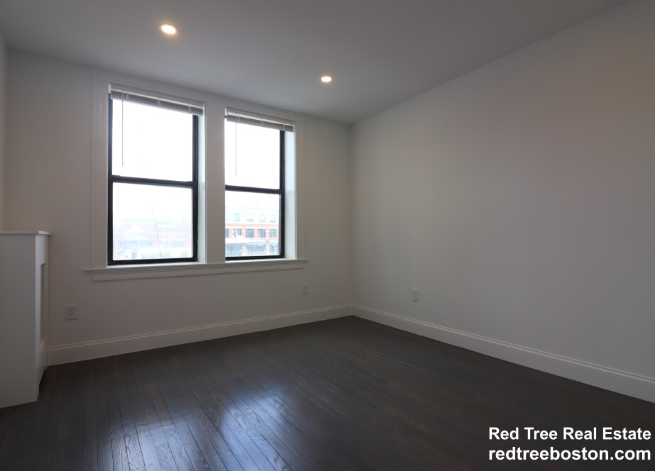 19 Peterborough St, Fenway