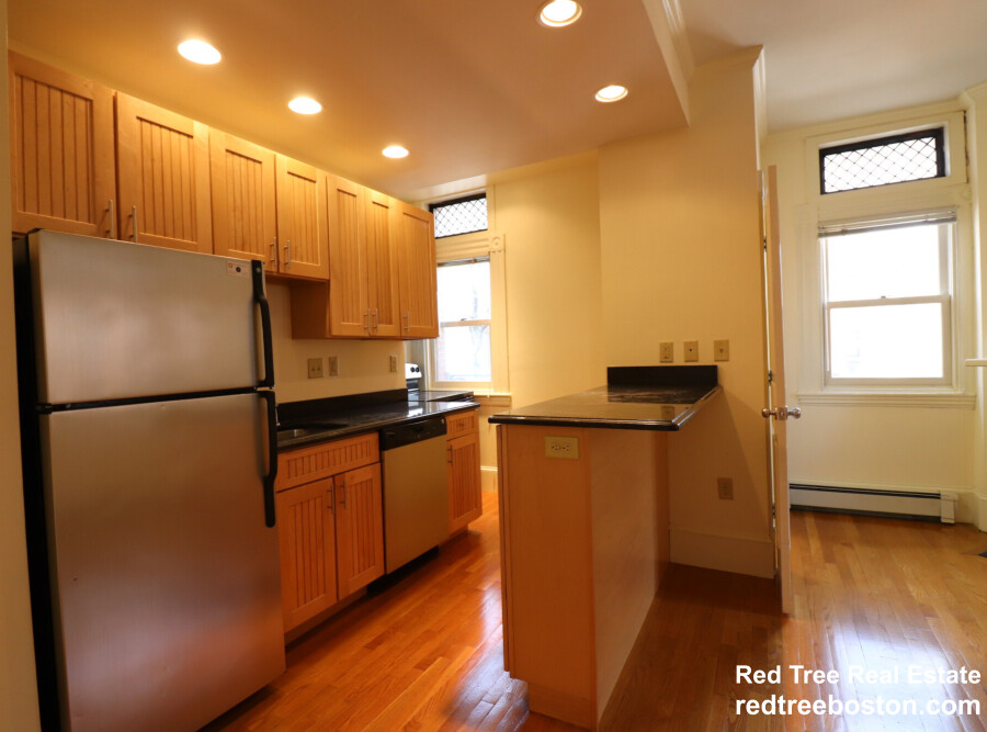 195 Commonwealth Ave, Back Bay