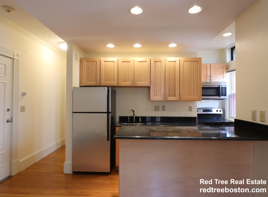 195 Commonwealth Ave, Back Bay