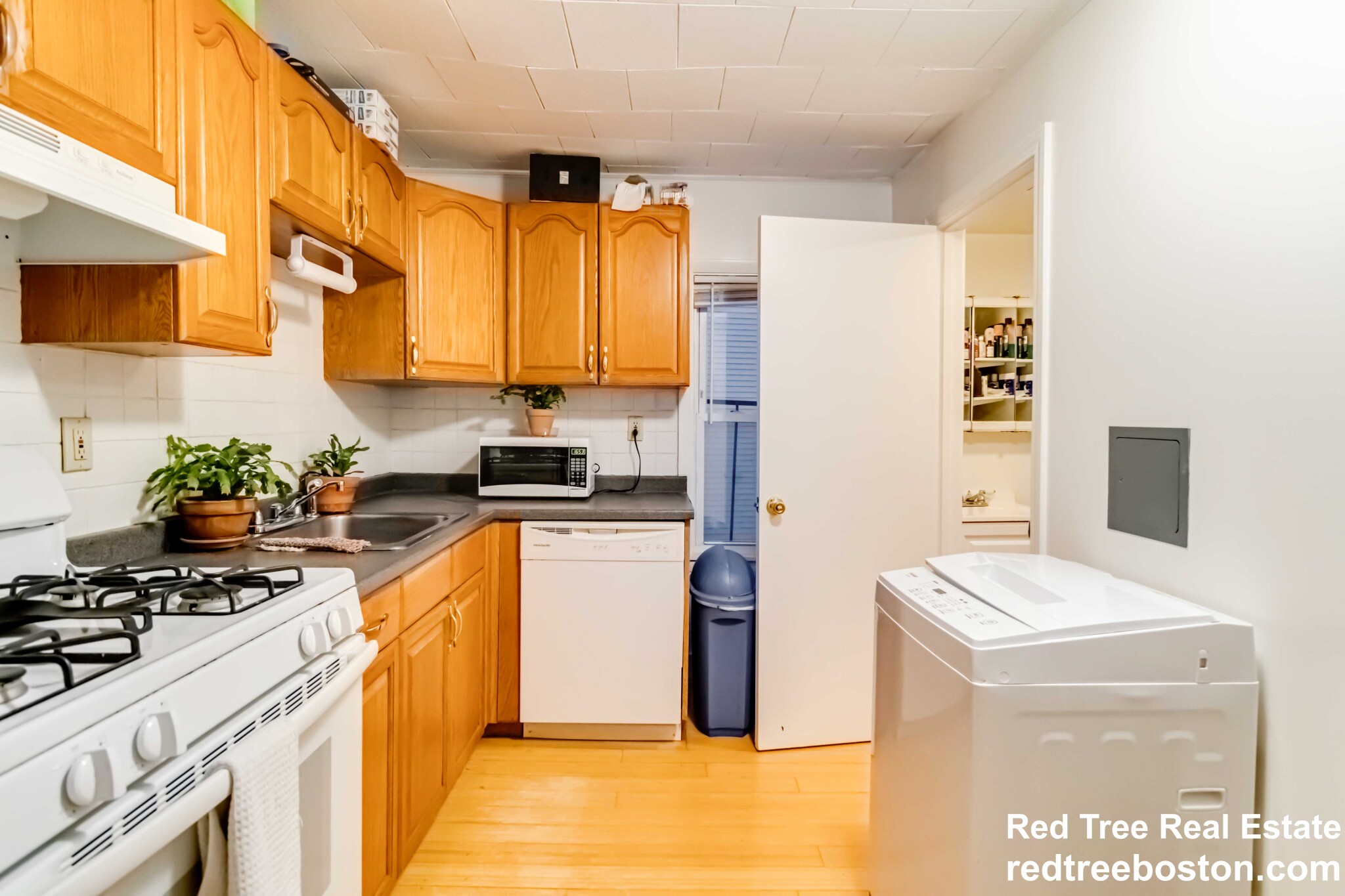 291 Elm St. - 4,200USD / month