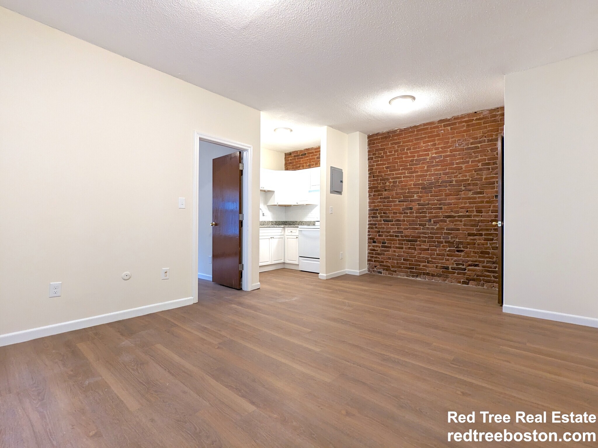 46 South Huntington Ave., Boston, MA - 2,200 USD/ month