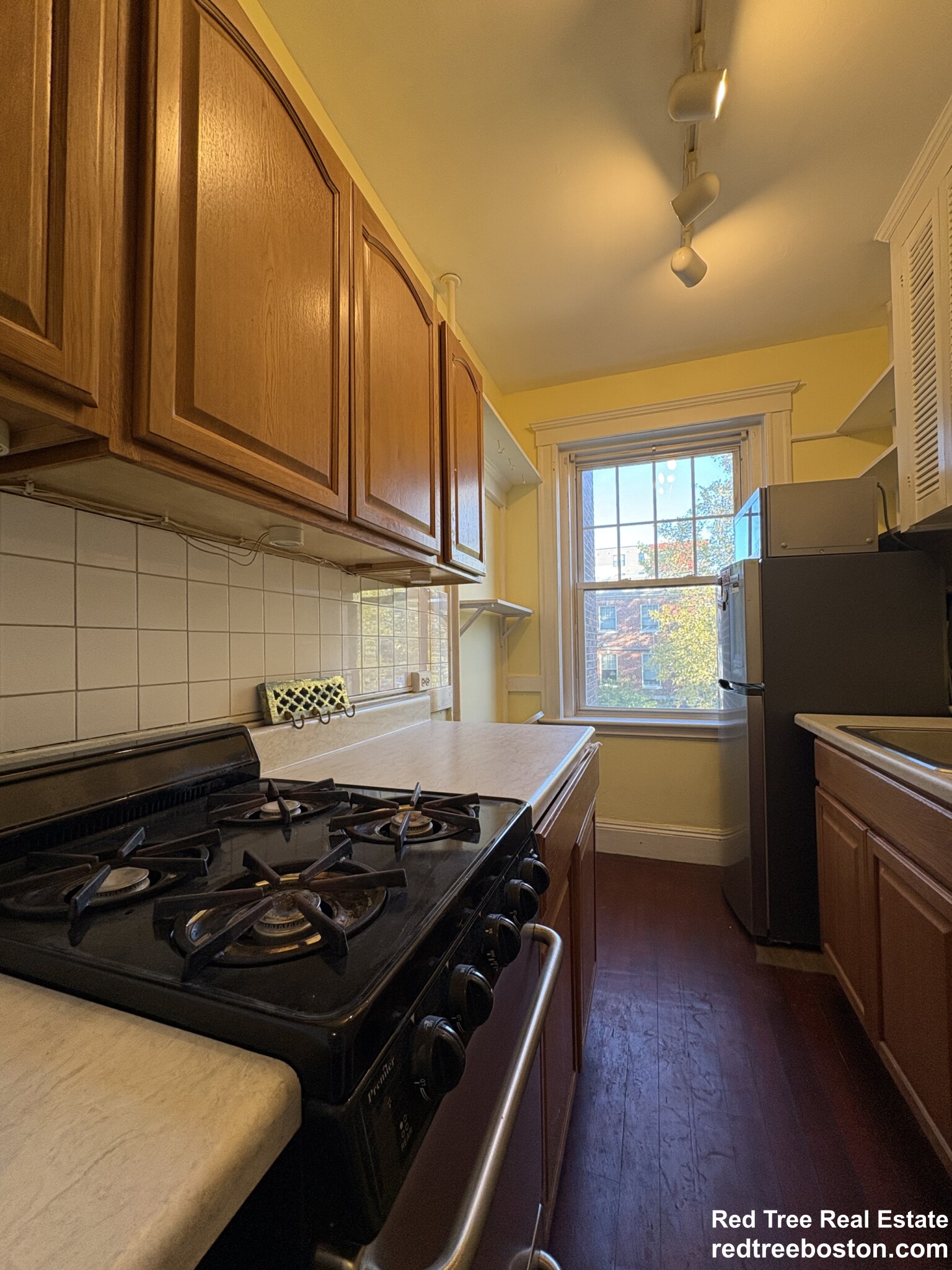 321 South Huntington Ave., Boston, MA - 2,500 USD/ month