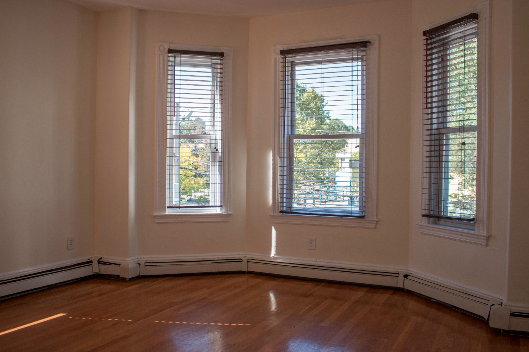 4 bed, 1 bath apartment for rent at 14 Schiller St Unit 2, Jamaica Plain — photo 8 of 22