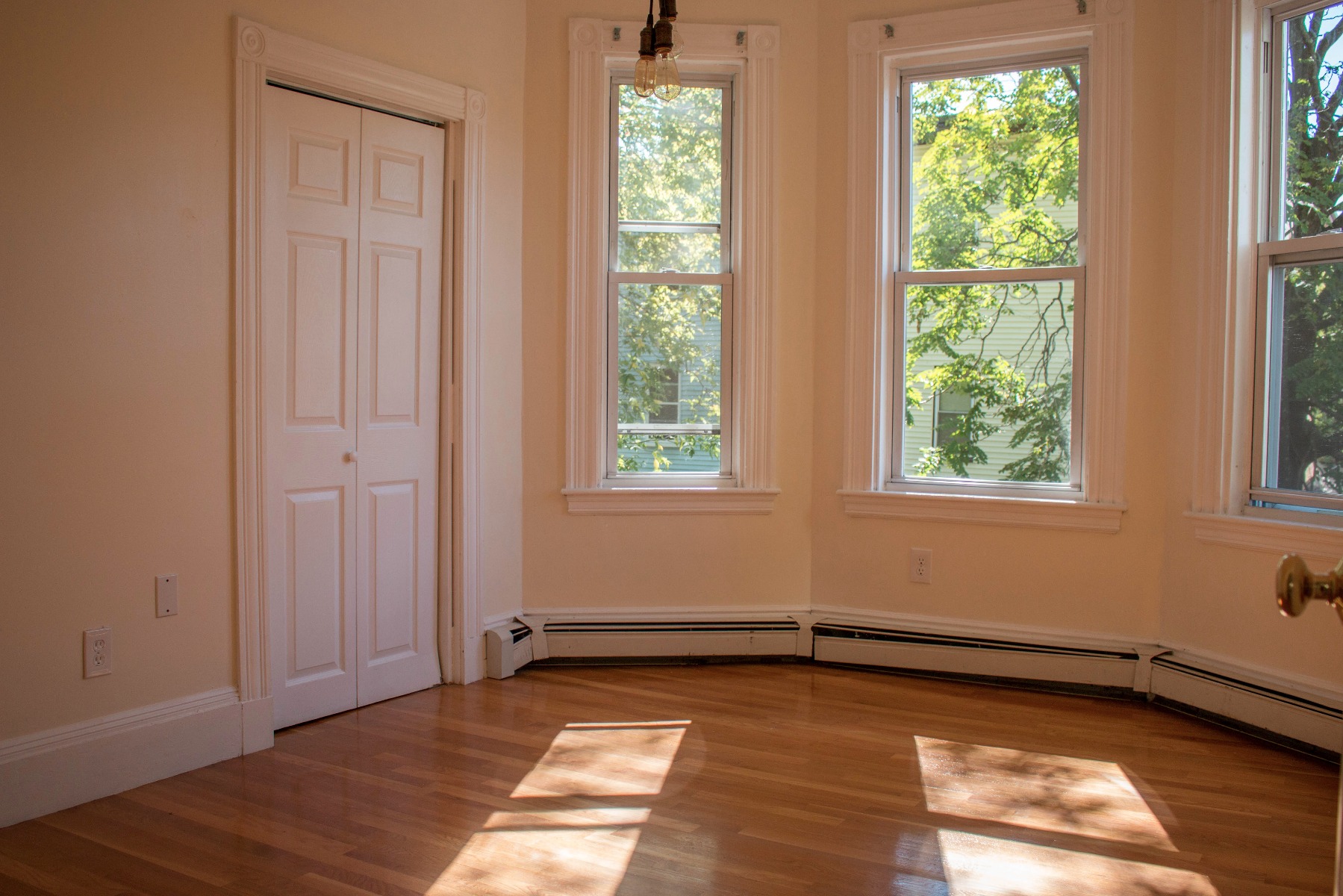 4 bed, 1 bath apartment for rent at 14 Schiller St Unit 2, Jamaica Plain — photo 9 of 22