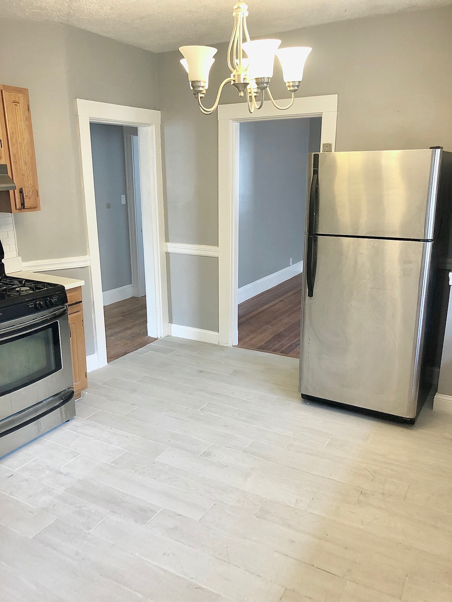 3 bed, 1 bath apartment for rent at 19 Archdale Rd Unit 2, Roslindale — photo 3 of 24