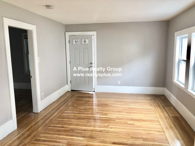 36 Lexington Ave, Hyde Park