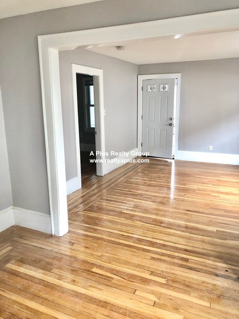 36 Lexington Ave, Hyde Park