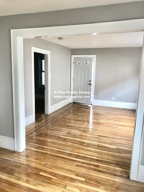 36 Lexington Ave, Hyde Park