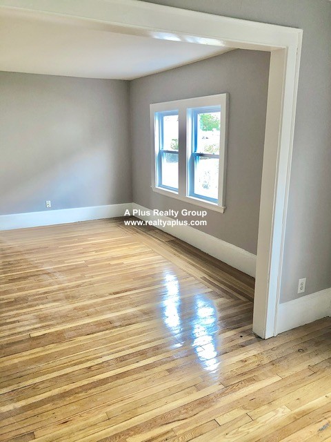 36 Lexington Ave, Hyde Park