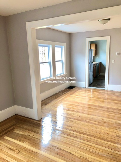 36 Lexington Ave, Hyde Park